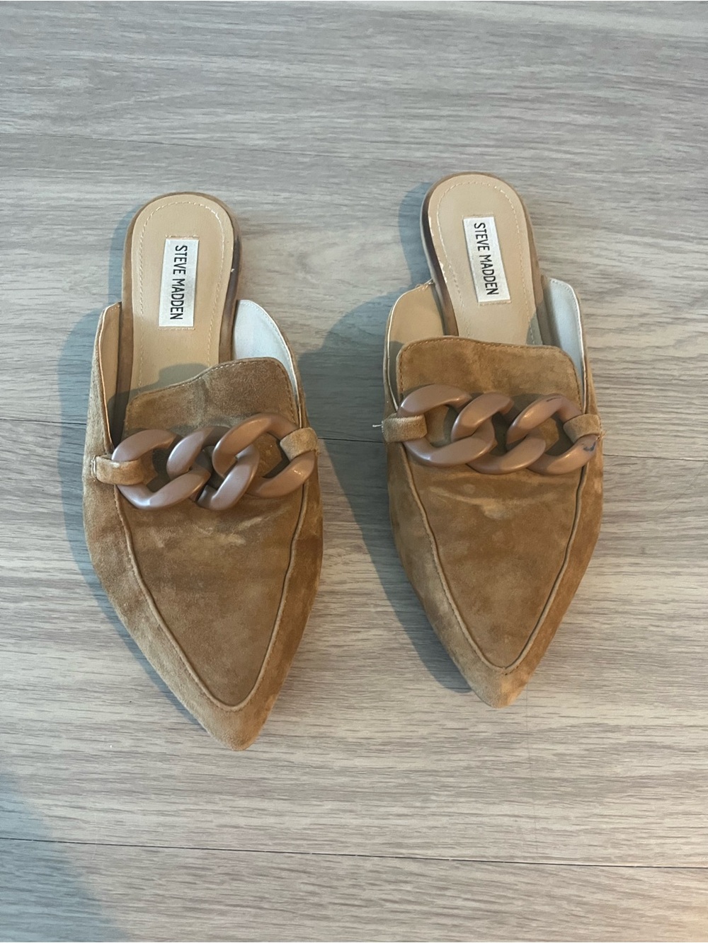 Steve Madden Tan Suede Pointed Mule with Chunky Chain